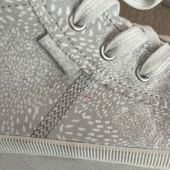 “Roxy: Rae Mid Sneakers size 7” - Picture 4 of 8